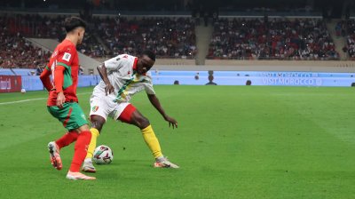 أخوماش يظهر حضوره القوي وعلامات إستفهام بخصوص دياز