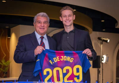 برشلونة يمدد عقد دي يونغ حتى 2029