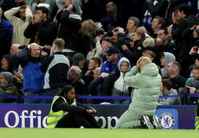 إيقاف وتغريم ماريسكا بسبب سوء التصرّف خلال الفوز على ليفربول إيقاف وتغريم ماريسكا بسبب سوء التصرّف خلال الفوز على ليفربول