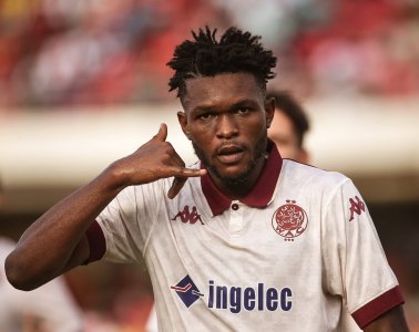 باكاسو يقود الوداد لانتصار تاريخي في غانا باكاسو يقود الوداد لانتصار تاريخي في غانا