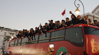 في شوارع الرباط، الجماهير المغربية تحتفي ب أشبال الأطلس  أبطال العالم في شوارع الرباط، الجماهير المغربية تحتفي ب أشبال الأطلس  أبطال العالم