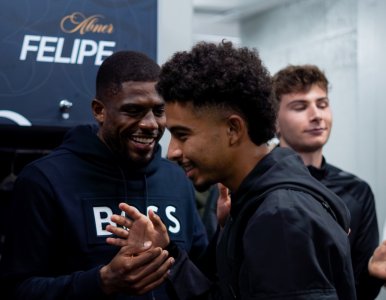 مفاجأة لياسين جاسيم في مستودع ملابس دنكيرك