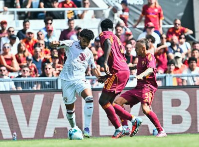 أبوخلال يغيب للمباراة الثانية تواليا