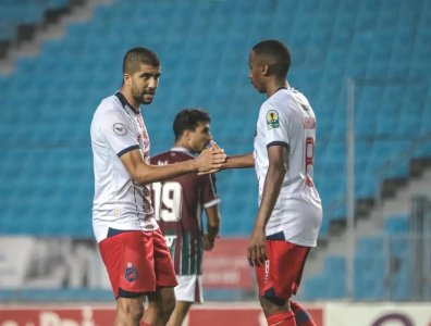 كأس الكونفدرالية..أولمبيك آسفي يعبر لدور المجموعات على حساب الملعب التونسي كأس الكونفدرالية..أولمبيك آسفي يعبر لدور المجموعات على حساب الملعب التونسي