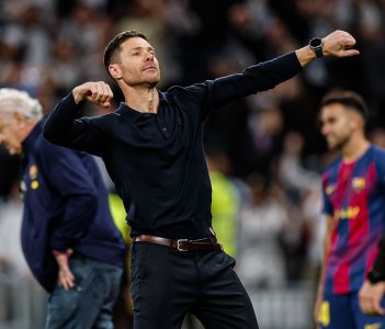 ألونسو يشيد ببيلينغهام ويرفض التعليق على احتجاج فينيسيوس ألونسو يشيد ببيلينغهام ويرفض التعليق على احتجاج فينيسيوس