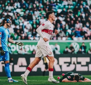 الخنوس تمريرة حاسمة وتأهل الى دور الثمن