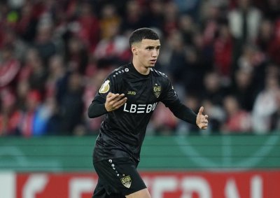 هزيمة مفاجئة لشتوتغارت وأداء متوسط للخنوس