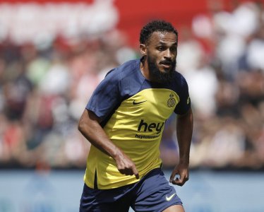 أخيرا منح مدرب سان جيلواز سفيان بوفال فرصة اللعب