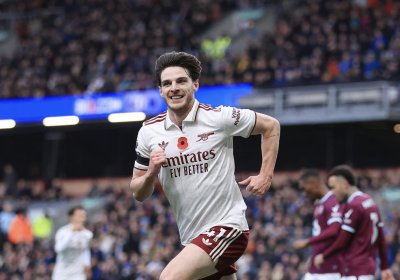 بطولة إنكلترا: أرسنال يتابع عروضه المميزة بفوز تاسع تواليا وديالو ينقذ يونايتد