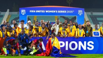 بطولة كرة القدم  فيفا يوحد: سلسلة السيدات 2025   ببرشيد.. المنتخب التشادي يتوج باللقب بعد فوزه على نظيره التونسي (1-0)