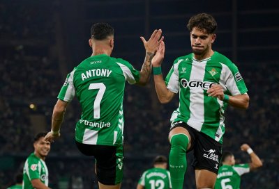  المنتخب  تختار تشكيلة الأسبوع