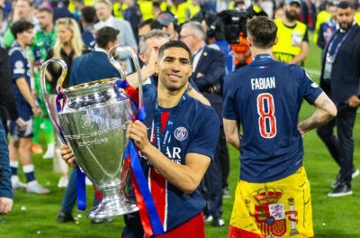 حكيمي بالتشكيل المثالي العالمي ل FIFPro 