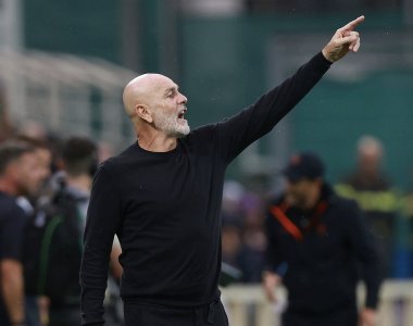 فيورنتينا يقيل مدربه بيولي لسوء النتائج