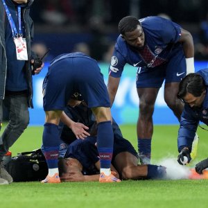 إصابة كاحل حكيمي بالتواء، كم يتطلب علاجها؟