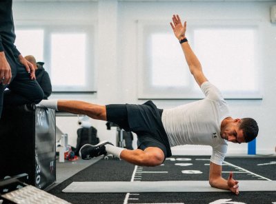 العميد حكيمي يطمئن الأسود: مشتاق إليكم