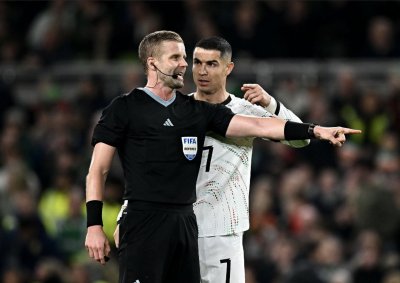 رونالدو يطرد في انتصار أيرلندا على البرتغال بتصفيات كأس العالم