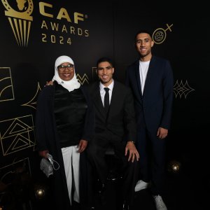 هل يعيش حكيمي أسبوعا من ذهب؟