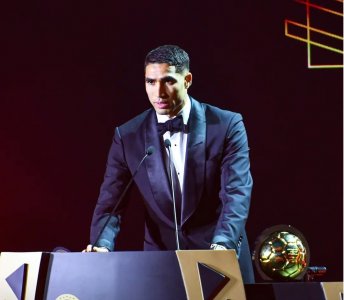 أشرف حكيمي يتوج بجائزة الكرة الذهبية الإفريقية