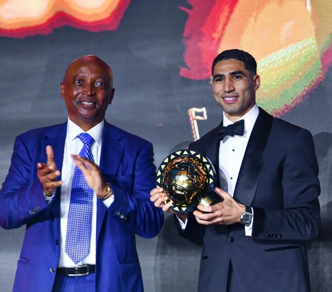 حكيمي خامس أسد مغربي يفوز بالكرة الذهبية الإفريقية