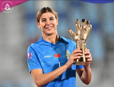 خديجة الرميشي تتوج أفضل حارسة مرمى في عصبة الأبطال