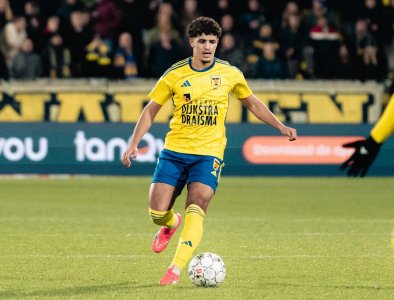 باعوف يواصل تألقه باسيست و صدارة هولندا