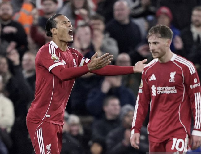 فان دايك:  ليفربول في حالة فوضى 