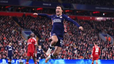 دريوش أفضل لاعب في 20 دقيقة يثير جدلا في أيندهوفن