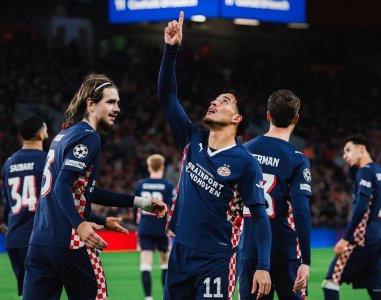 مدرب أيندهوفن يكافئ دريوش