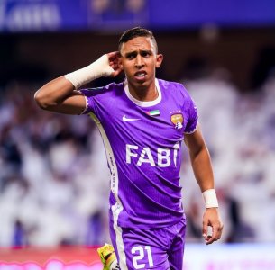 رحيمي يساهم في رباعية العين أمام الشارقة