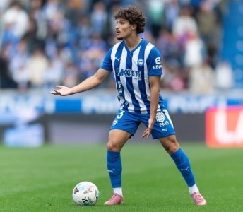 لخديم وألافيس عبر الى الدور القادم لكأس إسبانيا