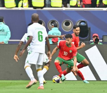 تقييم وسط الأسود أمام جزر القمر