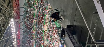 محلل الأداء لمنتخب سلطنة عمان يتواصل مع كيروش من أعلى مكان في الملعب