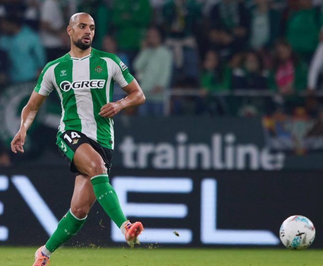 سفيان أمرابط يقترب من مواجهة برشلونة