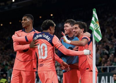 بطولة إسبانيا: طوريس يقود برشلونة للابتعاد في الصدارة بهاتريك في مرمى بيتيس