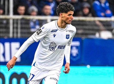 العزوزي يضيئ تألقه بأول هدف ولا أروع