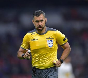 طاقم تحكيمي من غواتيمالا لقيادة مباراة المغرب والسعودية في كأس العرب