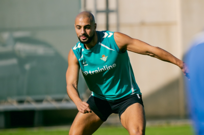 بيتيس يفاوض الجامعة لضمان مشاركة الزلزولي وأمرابط أمام رايو فايكانو