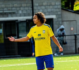 ريان أوضبجي .. موهبة مغربية تتألق مع بيفيرن البلجيكي