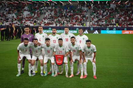 التشكيلة الرسمية للمنتخب الوطني أمام الإمارات