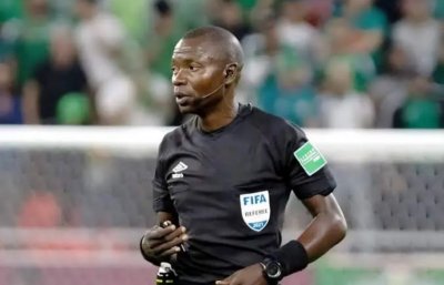 كأس إفريقيا للأمم.. حكم كونغولي يقود مباراة الإفتتاح بين الأسود وجزر القمر