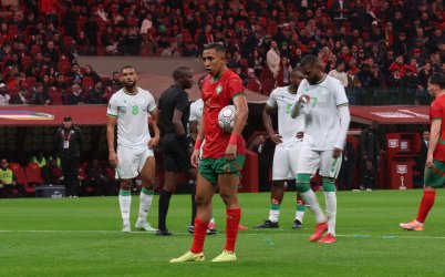 ثنائية الأسود تطيح بجزر القمر في افتتاح  الكان 