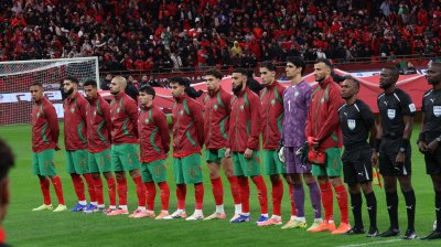 الأسود بأربعة مدافعين فقط في وسط الدفاع