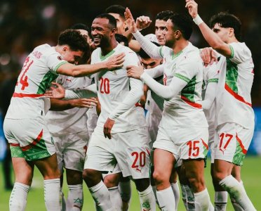 الانتقادات أشعلت حماس الأسود وأكت ردة فعلهم