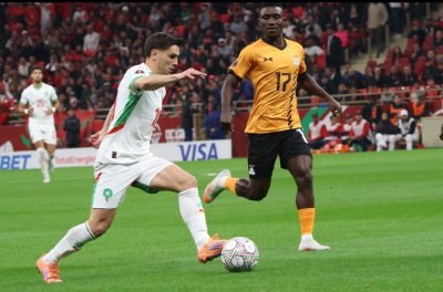 ابراهيم دياز يعادل رقم الأسطورة