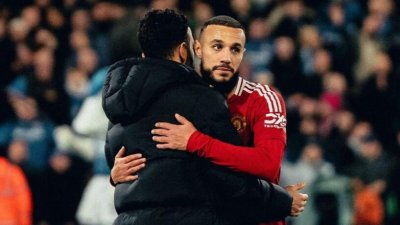 نادي مانشستر ينهي عقد مدرب مزراوي