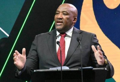 وزير جنوب إفريقيا ينفجر في وجه بروس ويعتذر للمغرب