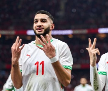 جائزة أفضل لاعب في مباراة الكامرون ذهبت إلى صيباري