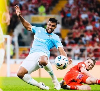 500 ألف دولار قد تلحق عطية الله بالنسور