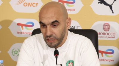 الركراكي: المنتخب السينغالي لديه قوة بدنية ولاعبوه يتواجدون في كل الملعب