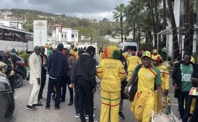 أجواء احتفالية بالسينغال وحشود منقطعة النظير بملعب  غايندي الثاني عشر 